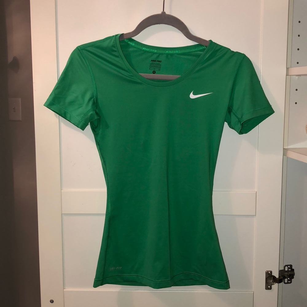 Nike pro workout tee